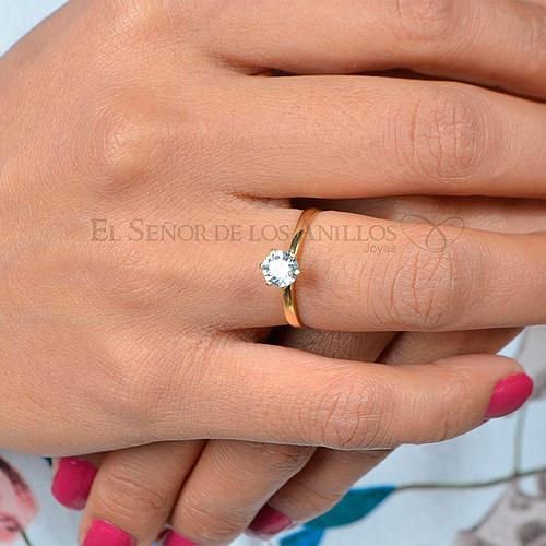 Anillo Solitario de Oro 18Ct. Con Circón. Ref: 100106001